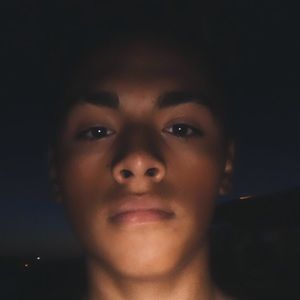 Meet your Posher, Moises